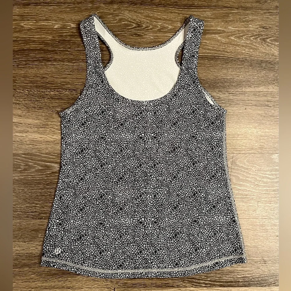 Lululemon Front Racer II in Plush Petal Black Ghost Size 8